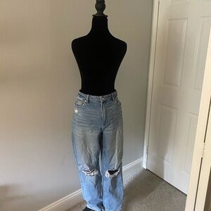 American Eagle Outfitters Curvy Mom Jeans in Light Blue